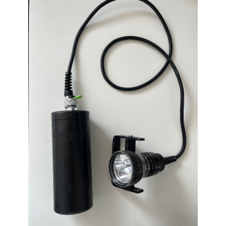 lampe de plongée GralMarine, idéale pour la plongée souterraine, épave, photos, vidéos ... 
pleinement fonctionnelle et entretenue après chaque plongée. Toutes les leds fonctionnent correctement (photos sur demande) 

- canister /pack batterie (avec l’option delrin) puissance 13.6Ah, 2 sorties (pour connecter un chauffage, lampe supplémentaire,…)
- tête lampe 3XML-2 
- Chargeur

Ensemble complet : 720 euros
Possibilité de vente avec une tête de lampe supplémentaire, idéal pour la photo, vidéo (LED DUO half VIDEO : +400 euros) 

remise en main propre possible Aquitaine, Lot ou Niort. 
---- envoi soigné, avec toutes les photos de la préparation du colis afin d'être conforme à la vente

Santi xdeep aqualung scubapro diverite ursuit apeks dtek dui sf tech mares tecline